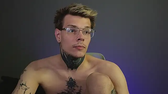 DENIS_HERE Live XXX Chat