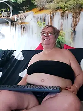 QueenPammy1's Live XXX Chat