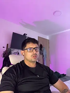 XXX chat uživo modela TroyeKnight