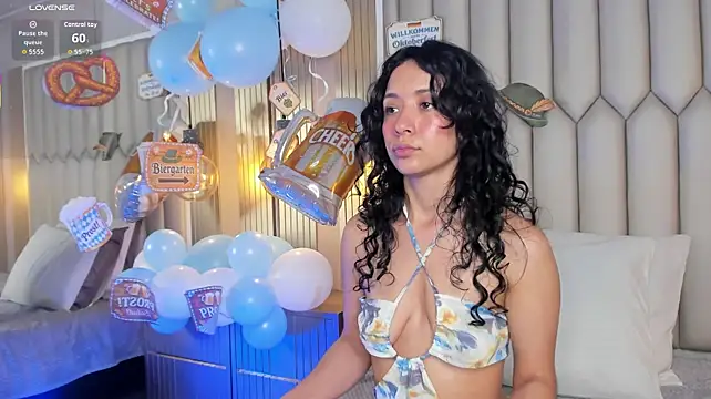 LuisaMarquez 即時 XXX 聊天