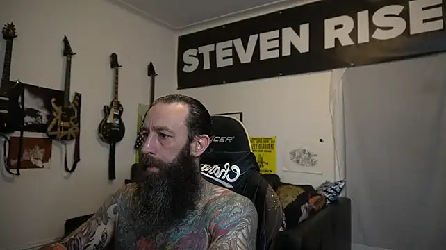 Chat +18 de StevenRiseNYC ao vivo