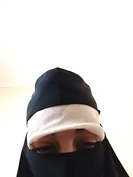 sexy__mona Adlı Modelin Canlı XXX Sohbeti