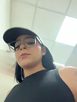 ArieliciousXXX's Live XXX Chat
