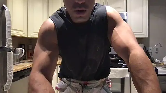 BigGuyMuscle's Live XXX Chat
