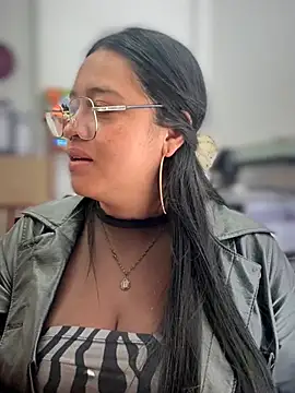 Czat XXX na żywo – Outdoors-Mia_Khalifa