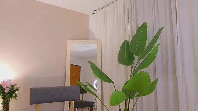 Živý XXX chat Megaan___