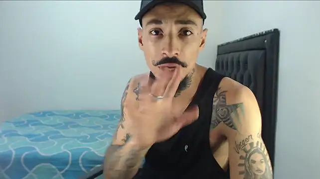 emiliano_hottt Adlı Modelin Web Kamerası Şovu