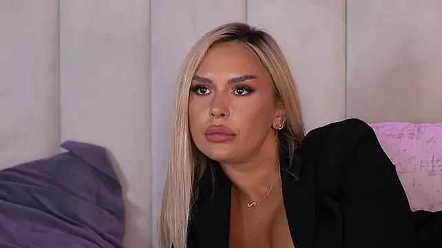SelenaFrost Live XXX-chat