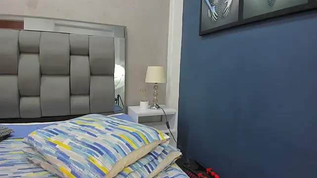 Charlie___Musk's Live XXX Chat