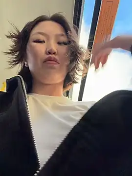 CreamPuff-'s Live XXX Chat