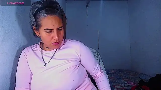 Živý XXX chat Yessi_rousse