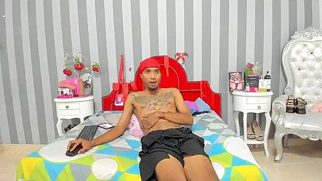 CaroyAndy লাইভ XXX চ্যাট