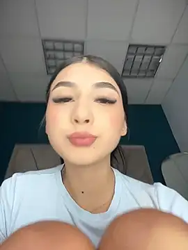 BadLilAngelXXX élő XXX-chatje