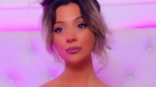 צ'אט XXX בשידור חי של AriannaSins