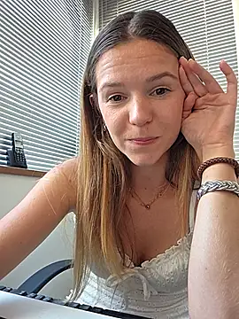 Chat XXX en directo de lucie_mehott