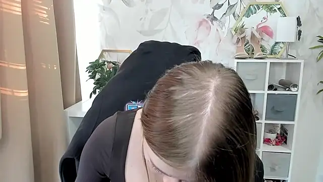 candy_Megan Adlı Modelin Canlı XXX Sohbeti