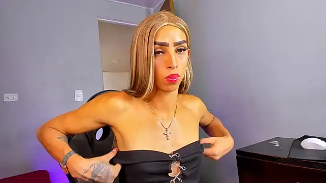 Miissblunt Adlı Modelin Canlı XXX Sohbeti