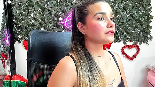 Chat +18 de DestinyHills ao vivo