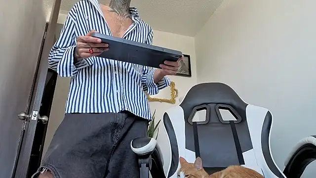 Arteemiiis XXX чат на живо