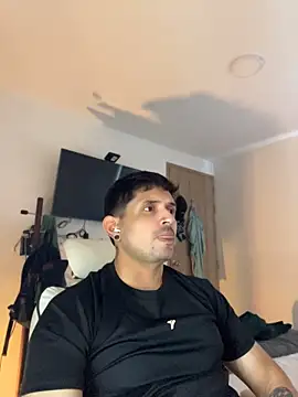 TroyeKnight live XXX chat