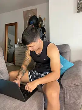 Czat XXX na żywo – Christopher_strongg