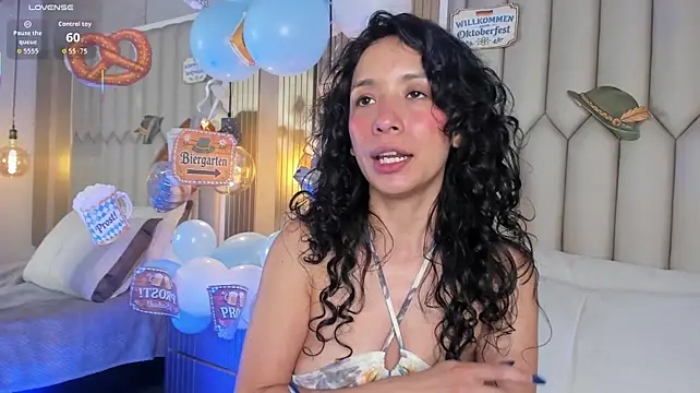 Chatroom XXX en direct de LuisaMarquez