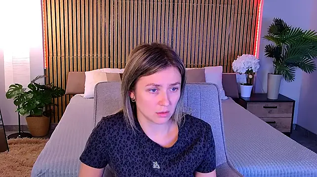 EmeraldGlow Chat XXX in diretta
