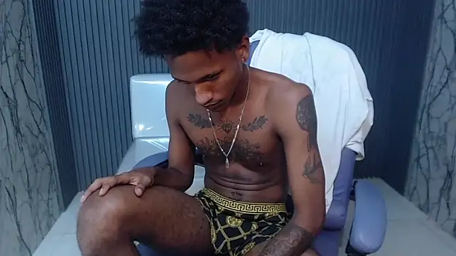 XXX chat uživo modela ManSant