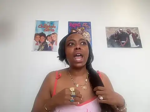 צ'אט XXX בשידור חי של ChocolateCakeQueen