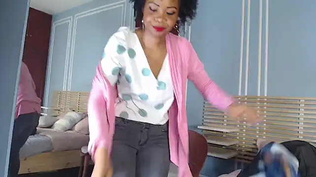 Chatroom XXX en direct de ChantalGarner