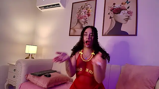 צ'אט XXX בשידור חי של Rebecca_Noirr