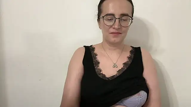 SofiaTease Adlı Modelin Canlı XXX Sohbeti