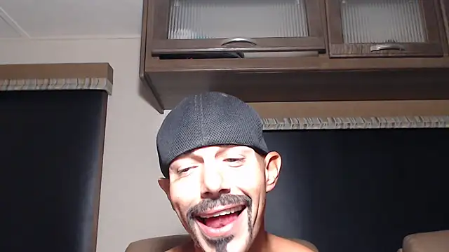 ThickD2C XXX чат на живо