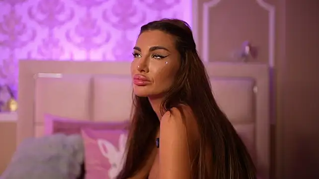 SiennaChantall's Live XXX Chat