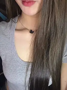 Yiyina_17 Adlı Modelin Canlı XXX Sohbeti