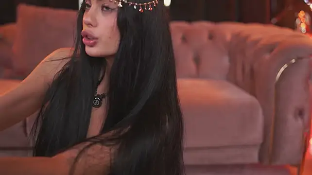צ'אט XXX בשידור חי של RavennaDArcy