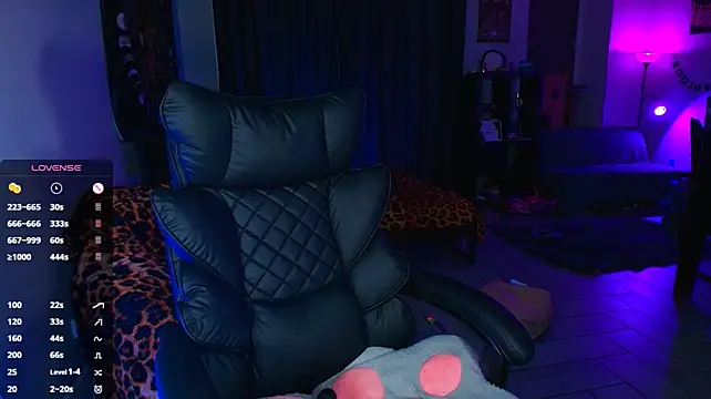 צ'אט XXX בשידור חי של NicoleFancy