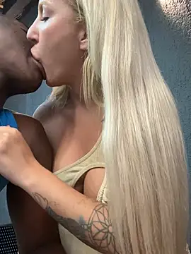 Juuhschmitt Webcam Show