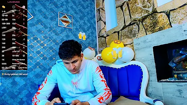 Chatroom XXX en direct de Axel_Romanov