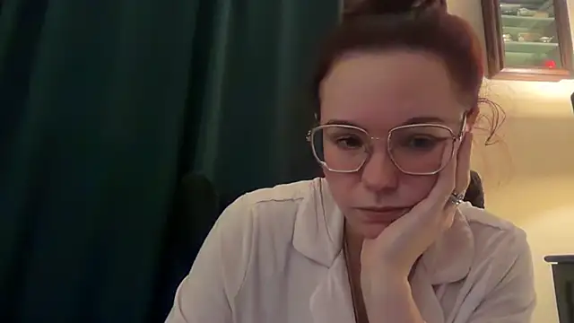 Chatroom XXX en direct de Natural-Ella31