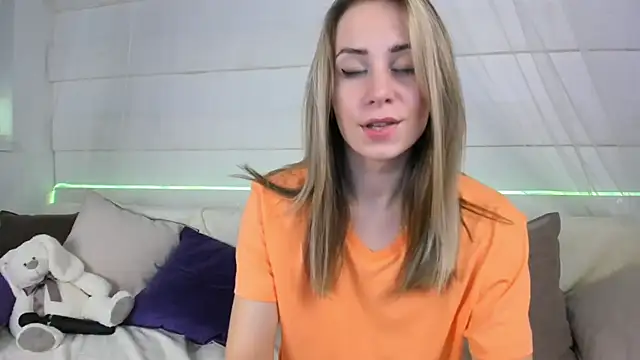 stricred's Live Chat Room