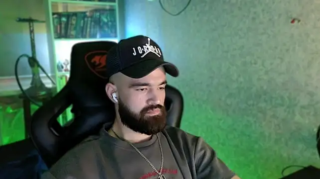 Chatroom XXX en direct de _Serious_Man