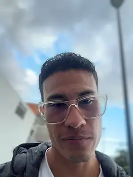 Chat +18 de TavoHot_ ao vivo