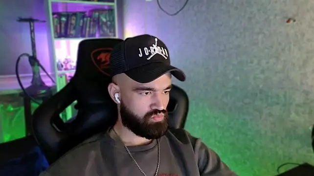 Chat +18 de _Serious_Man ao vivo