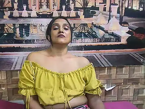 IndianSexyLady20 Adlı Modelin Canlı XXX Sohbeti