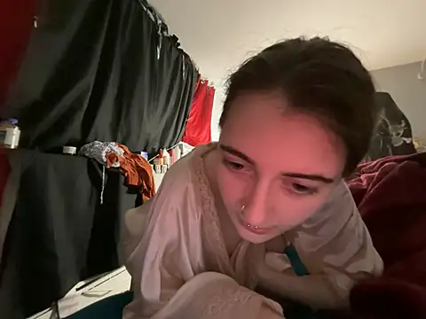 Chat +18 de Snowbunnycake_131 ao vivo