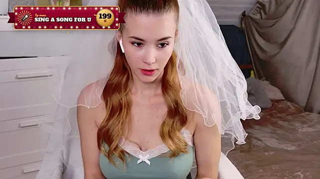XXX chat uživo modela Lunavira