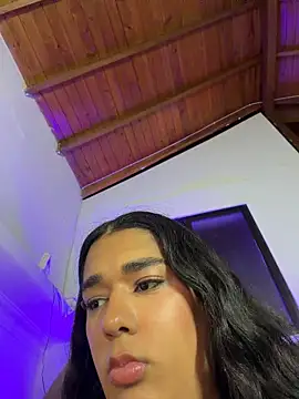 EmmaRoux_'s Live XXX Chat
