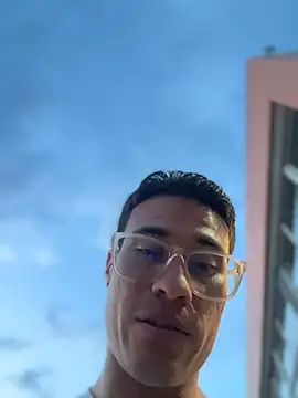 צ'אט XXX בשידור חי של TavoHot_