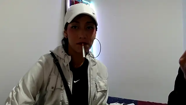 Chat XXX en directo de Doll_sary